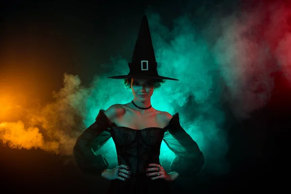 Foto Malvada Dama Hechicera Lista Para Hacer Brujería Bosque Oscuro —  Fotos de Stock