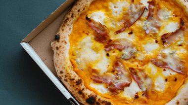 Pacetta pizza. Paket hazır.