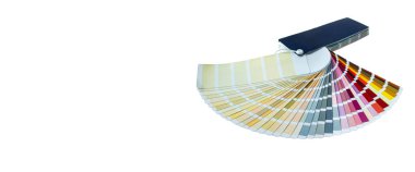 İç tasarım ve dekorasyonda kullanılacak renk aralığını gösteren bir renk rehberinin pankartı. Beyaz arka planda fotokopi alanı olan boya örnekleri paleti. Örnek paleti RAW WCP.