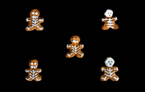 Group Baked Gingerbread Men Black Background Halloween Gingerbread Cookies Black — Stock Photo, Image