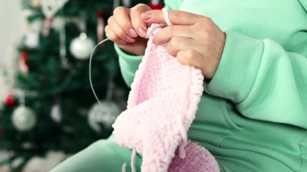 Woman Hands Yarn Knitting Handmade Wool Clothes Background Christmas Tree — Stock Video