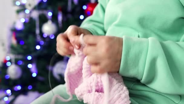 Woman Hands Yarn Knitting Handmade Wool Clothes Background Christmas Tree — Αρχείο Βίντεο