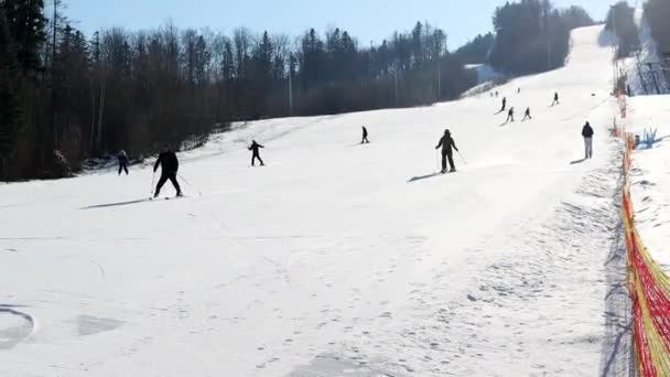 People Ski Snow Slope Winter Ski Resort Ski Elevator Snow — Video Stock