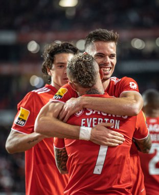 Liga BWIN - SL Benfica - SC Braga - 07.11.21 - Everton, Weigl ve Everton 'dan takım golünü kutluyor