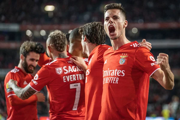 Liga BWIN - SL Benfica - SC Braga - 07.11.21 Takım kutlama golü Julian Weigl önde