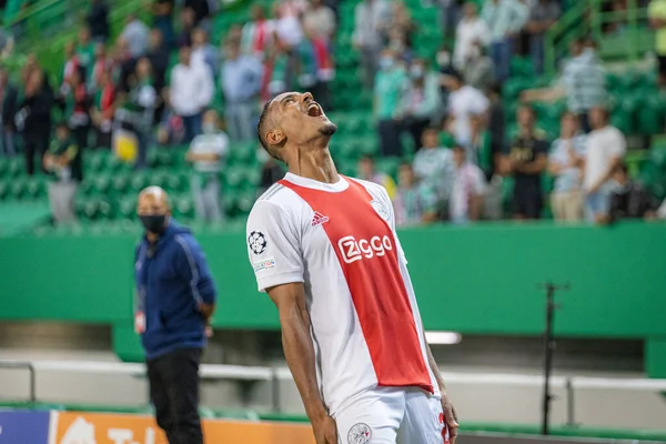 Liga Campeones Uefa Sporting Ajax 2021 Sebastien Haller Celebrando Con — Foto de Stock