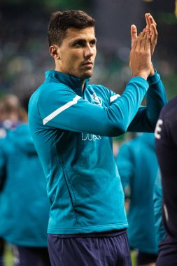 UEFA Şampiyonlar Ligi 16, 15.02.2022 - Estadio Jose Alvalade, Lizbon; Sporting CP - Manchester City FC; Rodri taraftarlarıyla kutluyor