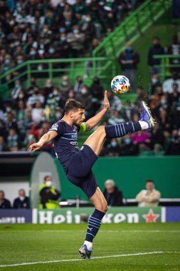 UEFA Şampiyonlar Ligi 16, 15.02.2022 - Estadio Jose Alvalade, Lizbon; Sporting CP - Manchester City FC; Ruben Dias topa vuruyor