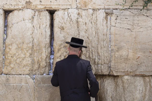 Jewish Man Praying Western Wall Jerusalem Israel — Photo