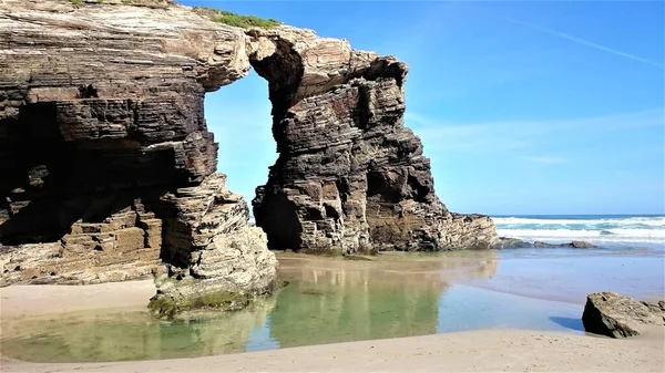 海滩上的岩石 — 图库照片