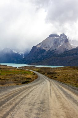 Patagonya 'daki Şili Milli Parkı' nda Torres del paine Yolu
