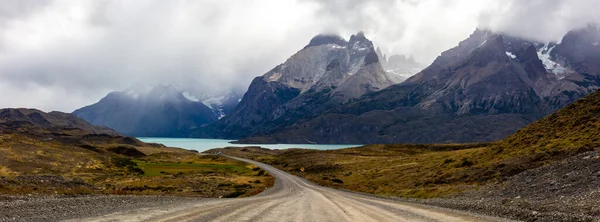 Patagonia Torres del paine의 칠레 국립 공원에서 도로 — 스톡 사진