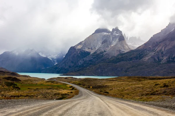 Road in chilean national park in Patagonia Torres del paine — Stock Photo, Image