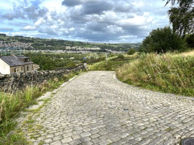 Thwaites Krow Yolu 'ndan Keighley' e bak., 