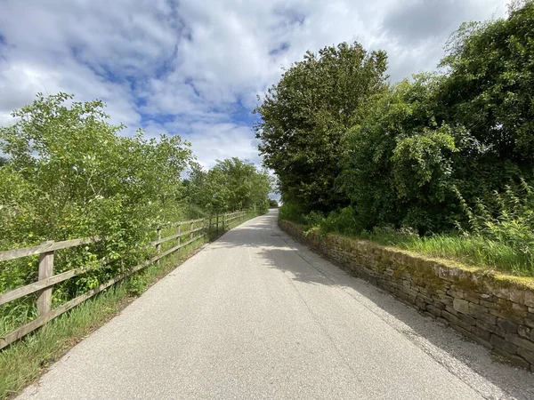 Die Slackcote Lane Der Nähe Der Delph Road Mit Zäunen — Stockfoto