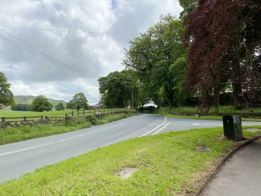 Bu arada, Skipton B6265 yolu ve Rylstone kavşağını geçince Hetton, Skipton, İngiltere 'ye çıkıyor.