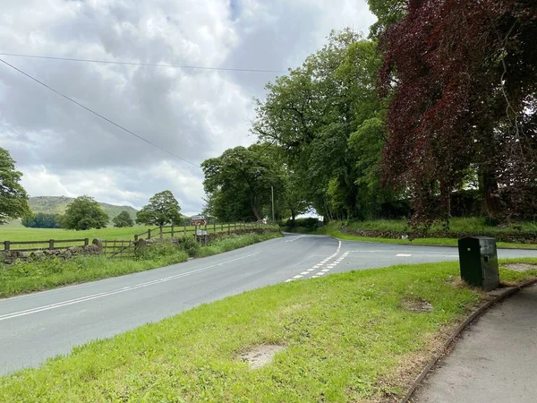 Bu arada, Skipton B6265 yolu ve Rylstone kavşağını geçince Hetton, Skipton, İngiltere 'ye çıkıyor.