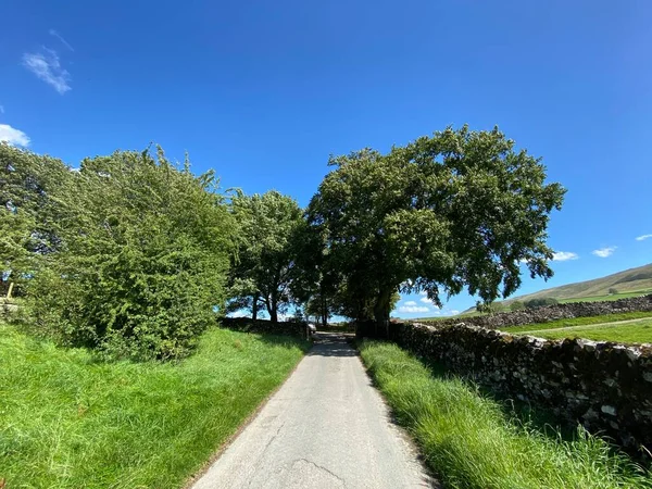 Country Road Leading Rylstone Church Trees Dry Stone Walls Rylstone — 图库照片