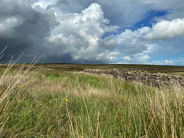 Nuvole Tuonanti Pioggia Che Travolgono Cima Haworth Moor Vicino Denholme — Foto Stock