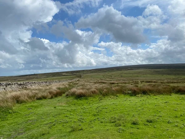 Moorland Cowling Dry Stone Wall Heavy Rain Clouds Cowling Keighley — Foto Stock