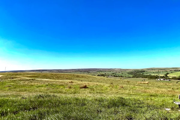 Baildon Blata Krajina Pozdě Odpoledne Modrou Oblohou Zapadající Slunce Blízkosti — Stock fotografie