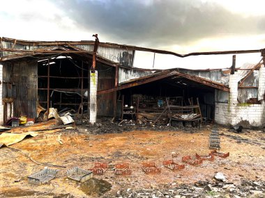 İngiltere 'nin Bradford kentindeki Clifton Caddesi' ndeki yıkık dökük binalar.