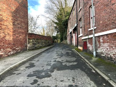 Bak, Dark Lane, kırmızı tuğlalı binalar, bulutlu bir günde, Pontefract, İngiltere