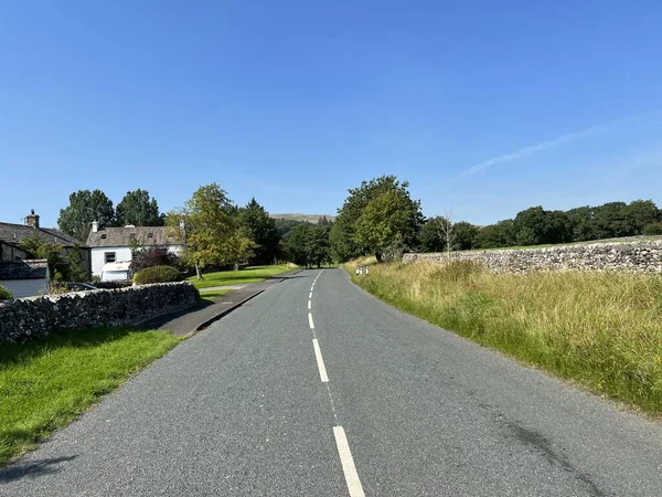 Late Afternoon View Graystonber Lane Wild Plants Cottages Distant Trees — Stockfoto