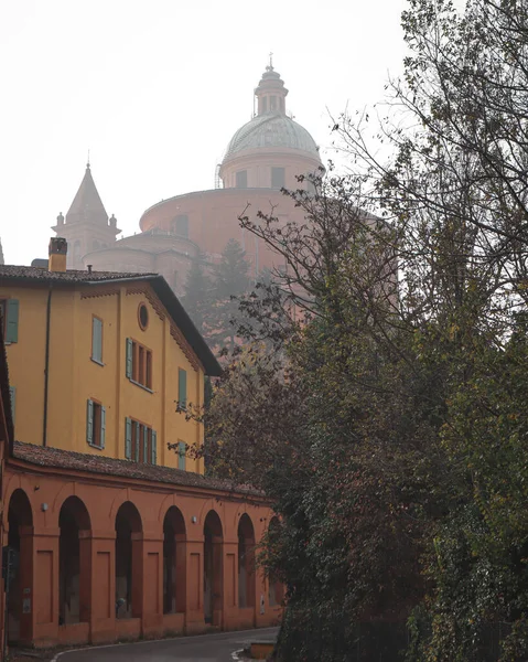 Uitzicht Sanctuary Madonna San Luca Mist Bologna Italië — Stockfoto