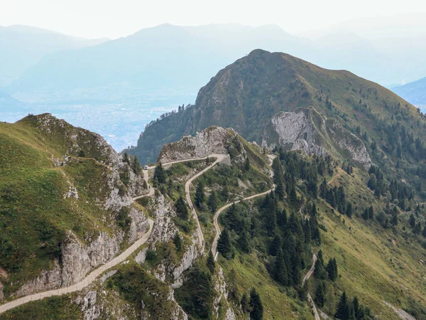 Alpi Feltrine Dağları. Güneydoğu Alpleri. İtalya