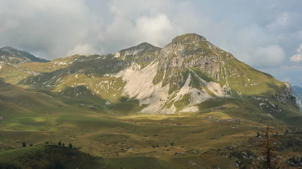 Alpi Feltrine Dağları. Güneydoğu Alpleri. İtalya