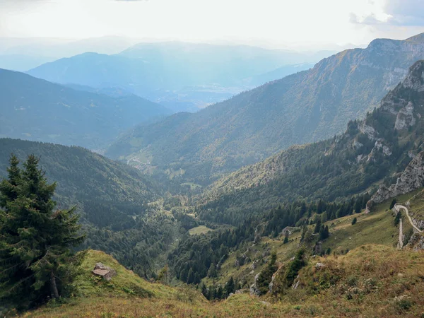 Alpi Feltrine Dağları. Güneydoğu Alpleri. İtalya