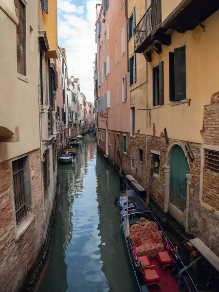 Canal Boats Old Houses Venice — Stok fotoğraf