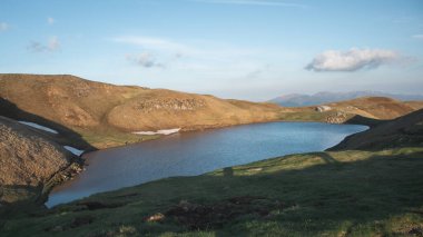 Baharda İtalyan Alpleri 'nin doğası.