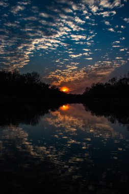 Nehirdeki son ışık