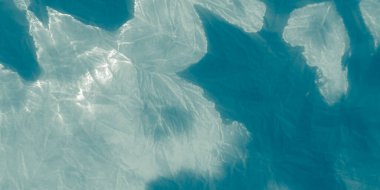 Mavi Kirli Sanat. Okyanus dokusu. Argent Parlak Boya. Sparkle Splash. Soyut Su Parıltısı. Gümüş yumuşak suluboya. Gri Deniz dokusu. Parlak Splash. Parlak Dalga. Gri Su Arkaplanı. Teal Mürekkebi.