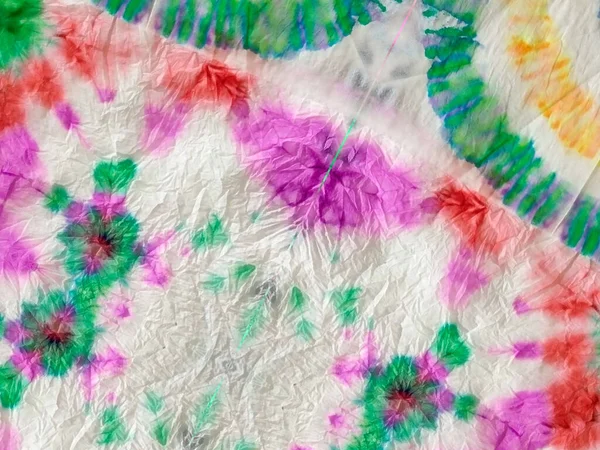 Yamalı Çiçek Su Yaması. Kravat boyası Grunge desenli gri etnik çizgi suluboya dokusu. Kırmızı çizgili Ikat deseni. Mavi Kravatlı Etnik Yama. Boyalı Çizgi Gradyan Suluboya. Çiçek Daldırma Dokusu.