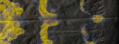 Gri Sanatsal Kravat Boyası. Aquarelle Boya Fırçası. Kirli Arkaplan. Açık Suluboya Yazdırma. Kaba Graffiti Grunge. Gri Yağ Mürekkebi. Kağıt fırçalı doku. Sarı Grafik Boyalı.