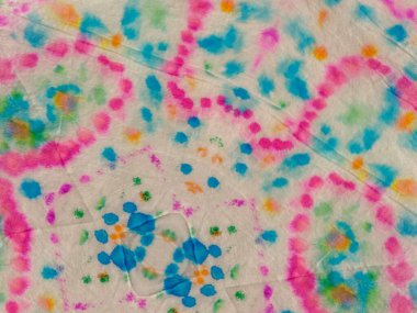 Kravat Boyası Efekti Gri Çizgili Ikat deseni. Çoklu Renkli Çizgili Ombre Grunge. Shibori Dip Deseni. Boyalı Çizgi Soyut Suluboya. Mavi Kravatlı Çizgili Parmak izi. Kırmızı Çizgili Suluboya Doku.