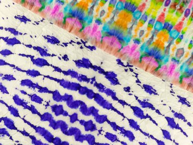 Boyalı Çizgi Soyut Suluboya. Gri Çiçek Kalıbı. Kırmızı Kravat Boyalı Etnik Parmak izi. Kravat Boyası Efekti Çoklu Renkli Ombre Yaması. Mavi Çizgili Yamalı Doku. Tye Boyası Dip Deseni.