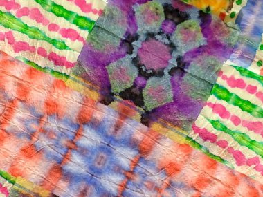 Kırmızı Etnik Boyalı Suluboya. Gri Çiçek Kalıbı. Kravat boyası desenli çizgili çizgili mezar efekti. Çiçek desenli. Boyalı Çizgi Soyut Yama. Mavi Kravat Boyası Bağlı Parmak İzi.