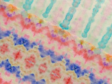 Boyalı Hat Soyut Suluboya. Kırmızı Etnik Çizgi Suluboya Şablonu. Tye Dip Deseni. Çok Renkli Çiçekli Çamaşır Grunge. Gri Çizgili İkat dokusu. Boyalı Yama Dokuları Mavi Kravat Boyası Bağlama Yaması.