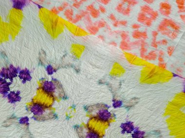 Mavi kravat boyası çiçekli yama. Kravat Boyası Tasarımı Çok Renkli Su Efekti. Etnik Dip Deseni. Gri Çiçek Hattı Suluboya dokusu. Kırmızı Etnik İzleme Şablonu. Boyalı Hat Doğu Yamalı.