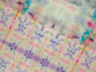 Kravat Boyası Efekti Kravat Boyası Gradyan Suluboya. Etnik Dip Deseni. Çoklu Renkli Etnik Keten Tasarımı. Kırmızı Çiçekli Suluboya Doku. Mavi çizgili Ikat deseni. Gri Kravatlı Etnik Yama.