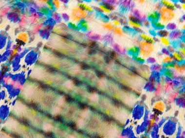 Gri Kravatlı Etnik Parmak izi. Çoklu Renkli Çizgili Ombre Yaması. Tie Design Design Destern Mavi Çiçek Hattı Suluboya Deseni. Kırmızı Etnik İkat dokusu. Boyalı Hat Oriental Patchwork. Etnik Dip Dokusu.