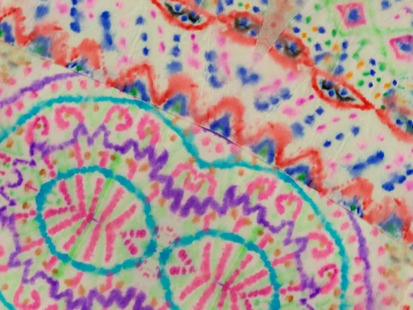 Yamalı Etnik Çamaşır Grunge. Kırmızı Çizgili İkat dokusu. Boyalı Yama Gri Kravat Boyası Etnik Yama. Mavi Çiçek Hattı Suluboya deseni. Boyalı Hat Oriental Suluboya. Etnik Dip Deseni.