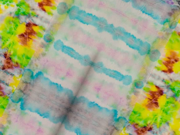 Boyalı Hat Doğu Suluboya. Gri Çiçek Kalıbı. Çiçekli Dip Deseni. Mavi kravat boyası çiçekli yama. Kırmızı Etnik Boyalı Yamalı Doku. Bağla Grunge Doku Yamalı Çizgili Keten Efekti.