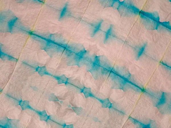 Shibori Dip Doku. Gri kravat boyası, kravat izi. Çoklu Renkli Su Efekti. Boyalı Çizgi Gradyan Suluboya. Kravat boyası Grunge desenli kırmızı çizgili Ikat deseni. Mavi Sarmal Boyalı Suluboya Deseni.