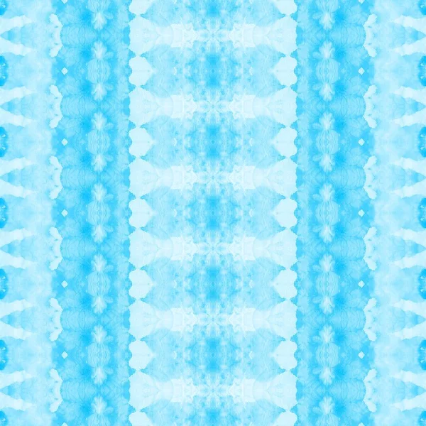 クラウド ストライプ 青いボヘミアン パターン ホワイトボーロ繊維 死んだ水の印刷物 白いボヘミアンスプレー シーイカット 青のテクスチャバティック スカイ — ストック写真