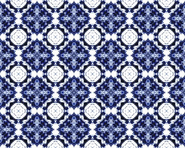 Blue Abstract Floral Dye. Vintage Quatrefoil Design. Morocco Geometric Batik Ink. White Floral Pattern Print. Blue Ornate Mosaic Drawing. Aquarelle Geometric Flower Tile. Blue Ethnic Boho